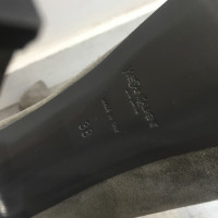Yves Saint Laurent Pumps/Peeptoes Suede in Grey