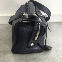 Fendi Handtasche aus Leder in Blau