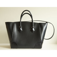Louis Vuitton Phenix MM40 Leather in Black
