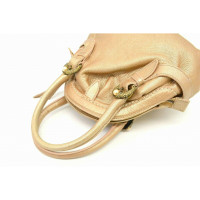 Salvatore Ferragamo Handtasche aus Leder in Gold