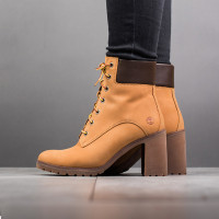 Timberland Ankle boots Suede in Yellow
