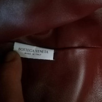 Bottega Veneta The Pouch aus Leder in Bordeaux