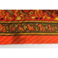 Hermès Schal/Tuch aus Seide in Rot