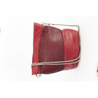 Gianni Versace Umhängetasche aus Leder in Rot