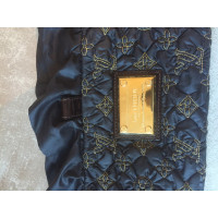 Louis Vuitton Clutch aus Seide in Schwarz