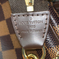 Louis Vuitton Umhängetasche in Braun