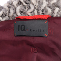 Iq Berlin Cappotto lavorato a maglia in grigio / bianco