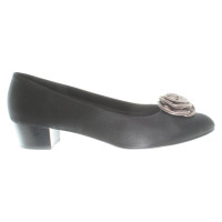 Salvatore Ferragamo pumps in zwart