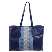 Miu Miu Handtasche aus Leder in Blau