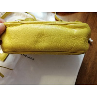 Balenciaga Umhängetasche aus Leder in Gelb