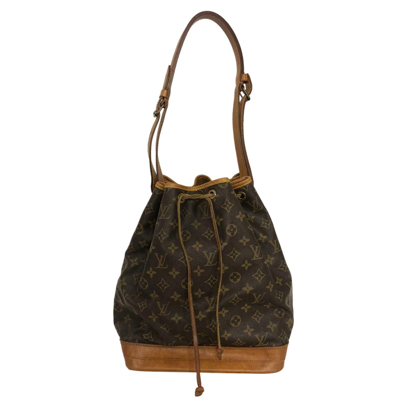 Louis Vuitton Sac Noe #LV #EmmaBrwn  Vuitton outfit, Louis vuitton noe  bag, Noe louis vuitton