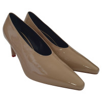 Aeyde Pumps/Peeptoes Lakleer in Beige