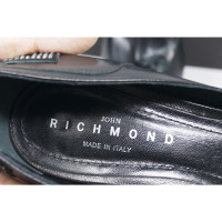 Richmond Pumps/Peeptoes en Cuir en Noir