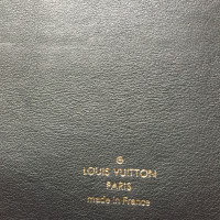 Louis Vuitton Pochette column