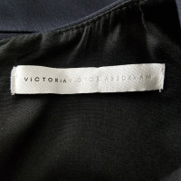 Victoria By Victoria Beckham Kleid aus Viskose in Schwarz
