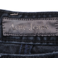 Acne Jeans nel look usato