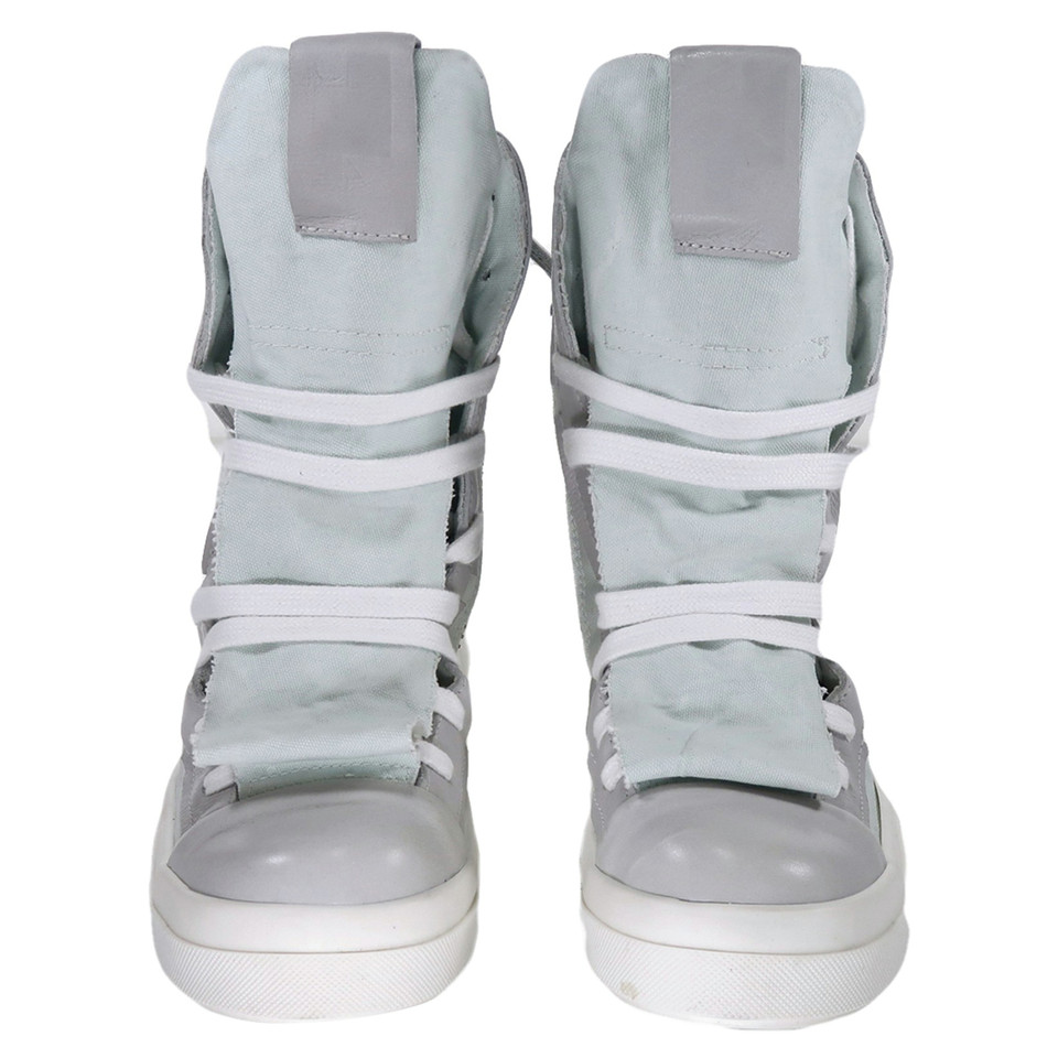 Cinzia Araia Sneakers aus Canvas in Grau