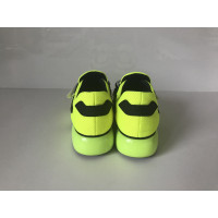 Prada Sneakers in Gelb
