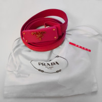 Prada Gürtel aus Lackleder in Fuchsia