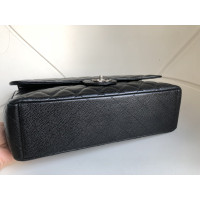 Chanel Classic Flap Bag aus Leder in Schwarz