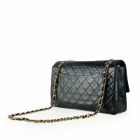 Chanel Classic Flap Bag aus Leder in Schwarz