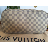 Louis Vuitton Neverfull aus Canvas in Creme