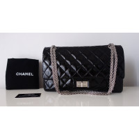 Chanel Classic Flap Bag Patent leather in Black