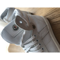 Moncler Sneakers aus Leder in Weiß