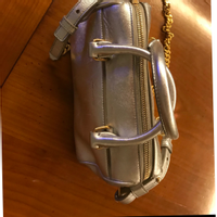Saint Laurent Handtasche aus Leder in Silbern