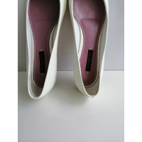 Louis Vuitton Slippers/Ballerina's Leer in Wit