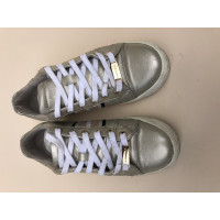 Tommy Hilfiger Sneakers aus Leder in Silbern
