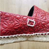 Loewe Sandalen aus Leder in Rot