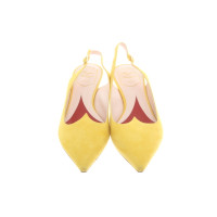 Roger Vivier Pumps/Peeptoes en Daim en Jaune