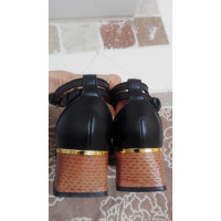 Marni Pumps/Peeptoes Leather in Black
