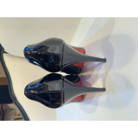 Christian Louboutin Pumps/Peeptoes aus Lackleder in Schwarz