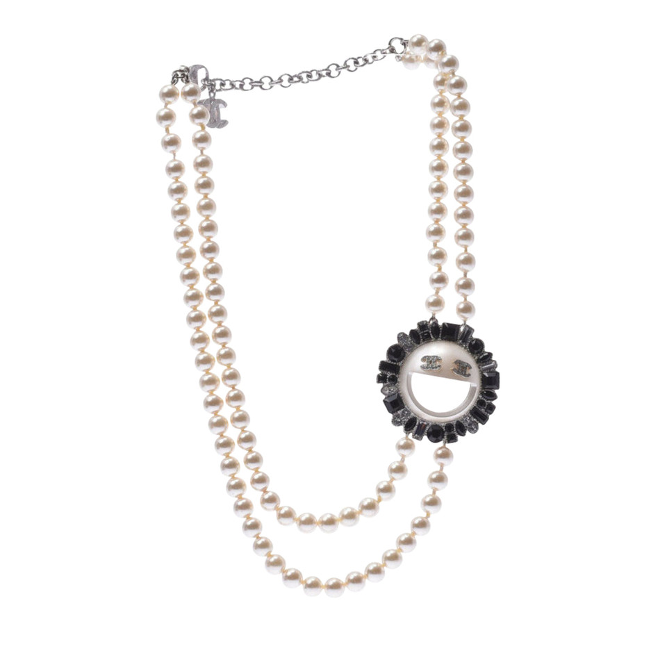 Chanel Kette aus Perlen in Beige