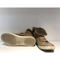 Lanvin Sneakers aus Wildleder in Taupe