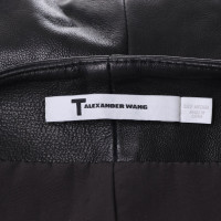 Alexander Wang Leren shorts in zwart