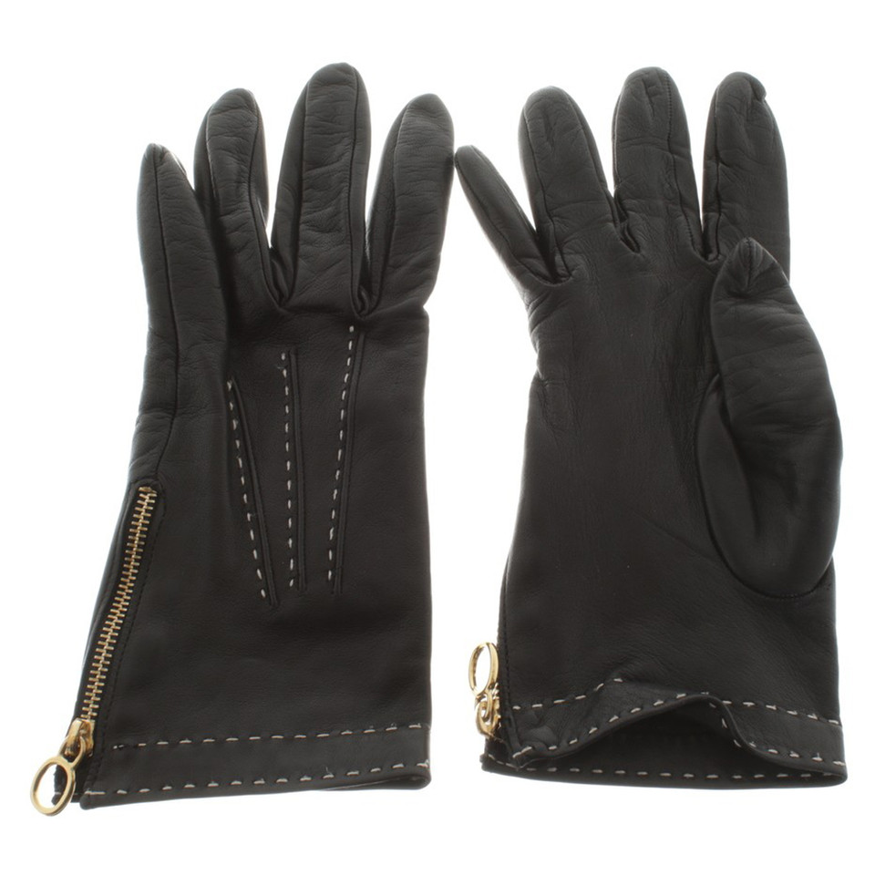 Burberry Leather gloves in black