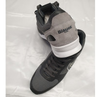 Blauer Sneakers in Grau
