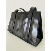 Aigner Handtasche aus Leder in Schwarz