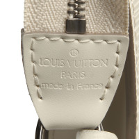 Louis Vuitton Pochette Accessoires Leer in Wit