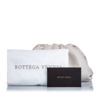 Bottega Veneta The Pouch aus Leder in Weiß