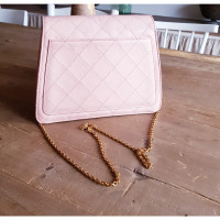 Chanel Flap Bag aus Leder in Rosa / Pink