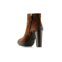 Tod's Ankle boots Suede in Brown