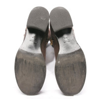 Prada Stiefel aus Leder in Grau