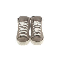 Ovye Sneakers aus Wildleder in Grau