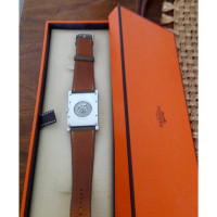 Hermès Armbanduhr aus Stahl in Beige