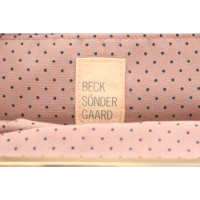 Becksöndergaard Clutch aus Leder in Gelb