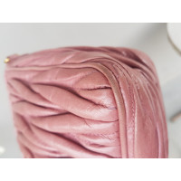 Miu Miu Clutch aus Leder in Rosa / Pink